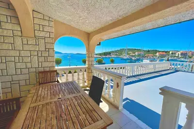 Image de Appartement de deux chambres avec la terrasse et la vue sur le mer Jezera, Murter (A-5123-d)