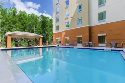 Image de Unwind in Style: Suite Living near Disney & Universal!