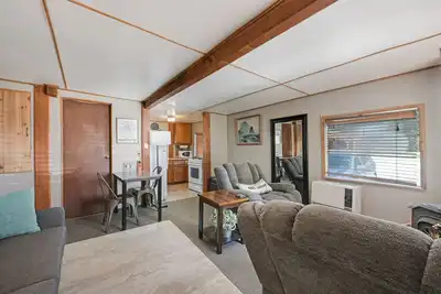 Image de The Cottage - a quaint cabin with full kitchen and bathroom in Hope, Alaska