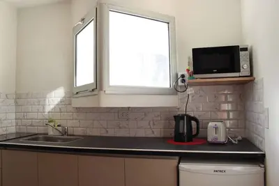 Image de Cosy comfy double studio with full kitchen and bathroom, linen, wifi, cleaning