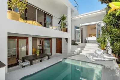 Image de Devil's Peak Family Haven | Pool + Braai