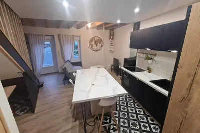 Image de Maison de ville chaleureuse rénové avec 2 chambres et terrasse