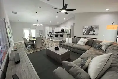 Image de Amazing New Home 10 Min from Wec