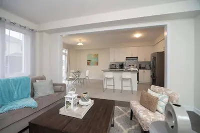 Image de Modern Comfort w\/ 5 Beds close to Welland