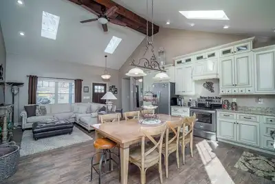 Image de New! Charming Home in the Heart of Bemus Point, Lake Chautauqua, Ny