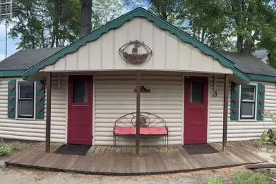 Image de Welcome to Cottage 3 at Heart Lake Resort!