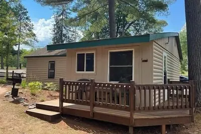 Image de Welcome to Cottage 4 at Heart Lake Resort!