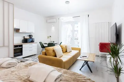Lux Nest Iii City Apartment Urban Stay