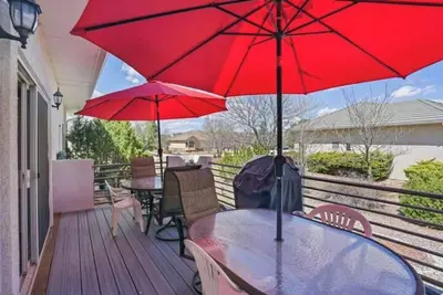 Image de Custom Home Retreat near Air Force Academy\n\n