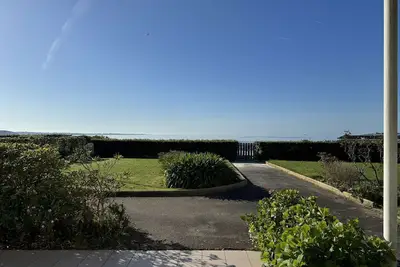 Image de La Foret-Fouesnant, appartement les pieds dans le sable, belle vue mer