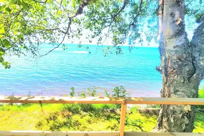Image de Artistry view of Lake Superior in authentic cottage will have you refreshed