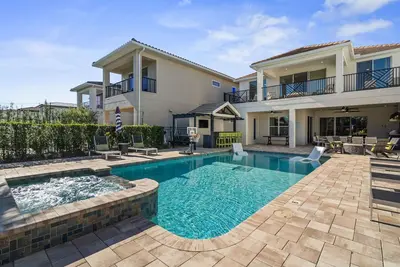 Image de Citrus Coast | 6 Bedroom Villa w/ Pool and Games