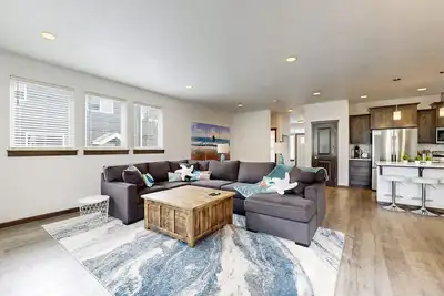 Image de New coastal house with beach access, balcony, central Ac & washer/dryer