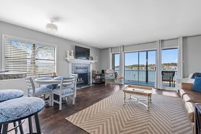 Image de Condo with 2 Bedroom/ 2 Bath & Amazing Views! Sleeps 6 guest! Boat Slip Access!