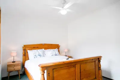 Image de House 3 Br with parking, Close to hospital 2. 2km Red Energy Arena Bendigo 1. 6 km