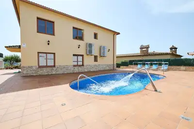 Image de 2marina01 - maison avec piscine privée dans une zone résidential