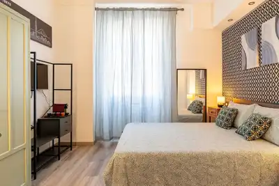 Livorno Central and Modern Room!