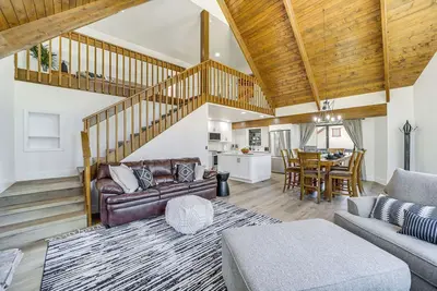 Image de Family Friendly: Modern Cabin in Munds Park!