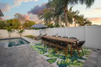 Image de Epic Yard~ Movie Theater~ Pool ~Arcade Games