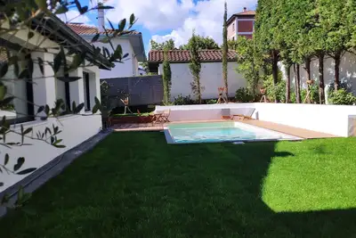 Image de Charmante Maison Avec Piscine à Anglet