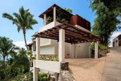 Image de Puerto Vallarta Villa in Conchas Chinas Hillside with heated infinity pool, views and staff