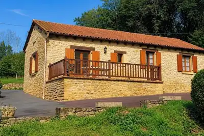 Image de Gîte 4 personnes le bois, 600 mètres de la rivière, proche de Sarlat