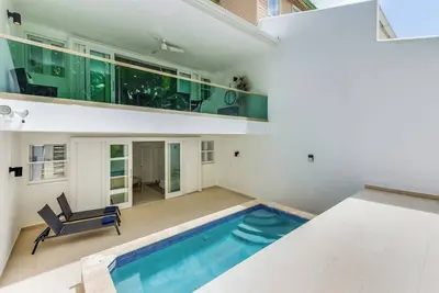 Image de Grove Residences 1 in St James by Personal Villas - Breathtaking Haven