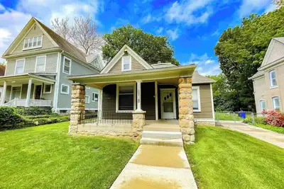 Image de Game House -  W/ Fenced Yard.