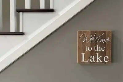 Image de The Lakeside house, a retreat spot with Hot Tub