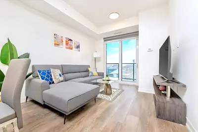 Image de New High Rise Building with Gorgeous Views