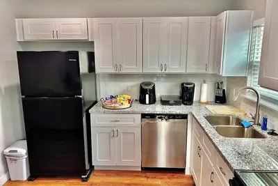 Image de 3 Br Luxury Home - Downtown + Airport