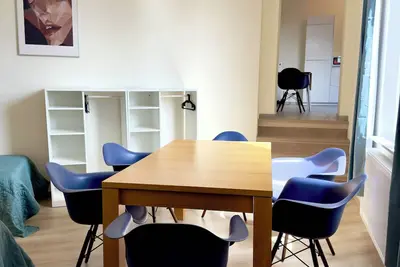 Image de 4 Rooms / Free Parking / 25 min to Düsseldorf