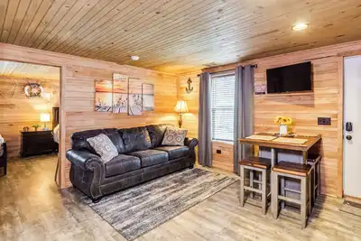 Image de Charming Grand Rivers Getaway - 1/2 Mi to Downtown