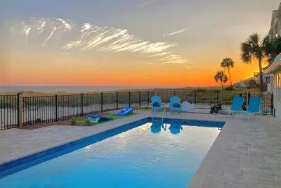 Image de Starfish Wishes: Beachfront Duplex Unit, Great location, remodeled, Pet Friendly