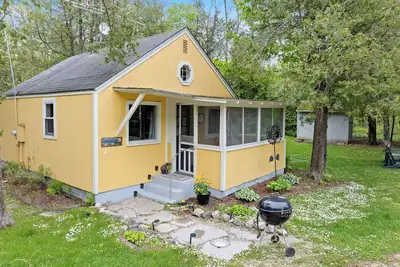 Image de Sunflower Cabin- Dog Friendly on Kangaroo Lake