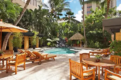 Image de Boutique Waikiki Condo • Ac • Lanai • Walk to Beach & Dining