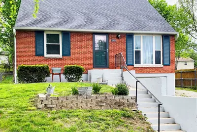 Image de Cozy home in St. Joseph, Mo that is centrally located to hospital & university!