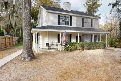 Image de Cozy, Coastal Retreat! Minutes from Parris Island!