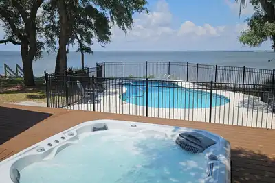 Image de Best on Bay! More than a Beach House- It Is Your Destination. Take A Look Inside