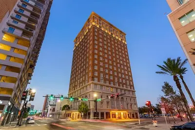 Image de City Retreat: Discover Downtown Tampa's Best-Kept Secret! 2 Rooms