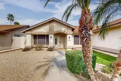 Image de Peaceful oasis with private pool, large yard, dog-friendly, games & grill