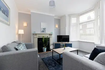 Image de Comfortable & very spacious home