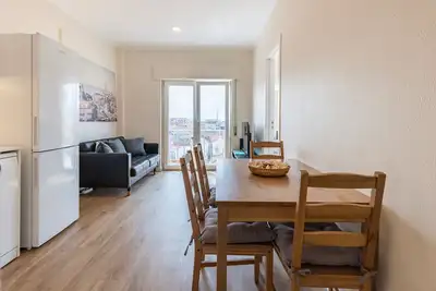 Image de Coastal Comfort - 5min from Beach by LovelyStay