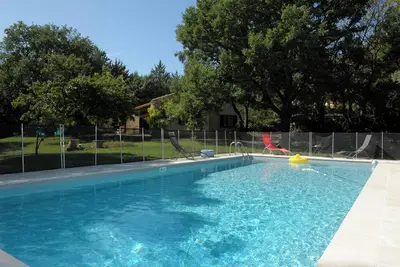Image de Villa Provence\/Luberon. Piscine. Jardin 6. 500 m2. Idéale pour familles (8 pers. )