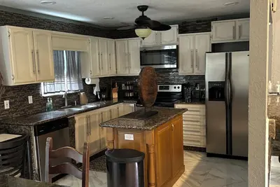 Image de Sleeps 8! Close to beaches and Margaritaville at Sea