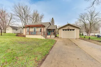Image de Charming Spirit Lake Home - 6 Mi to Arnolds Park!