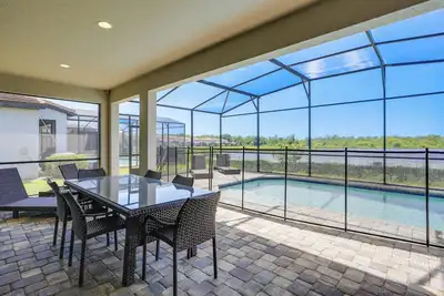 Image de Near Disney & Legoland: Spacious Poolside Oasis!