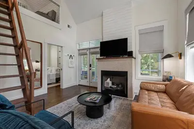 Image de Modern Downtown Cottage
