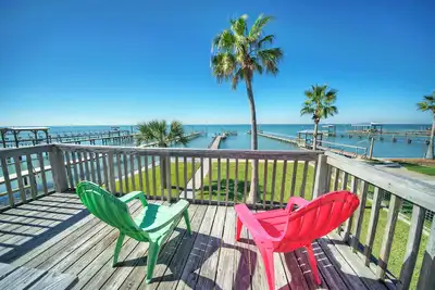 Image de Waterfront with pier, great fishing and sunsets on Copano Bay in Rockport, Texas