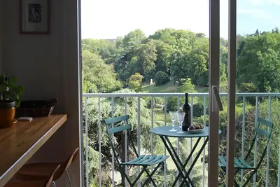 Image de Appartement parisien avec vue imprenable sur le parc Montsouris